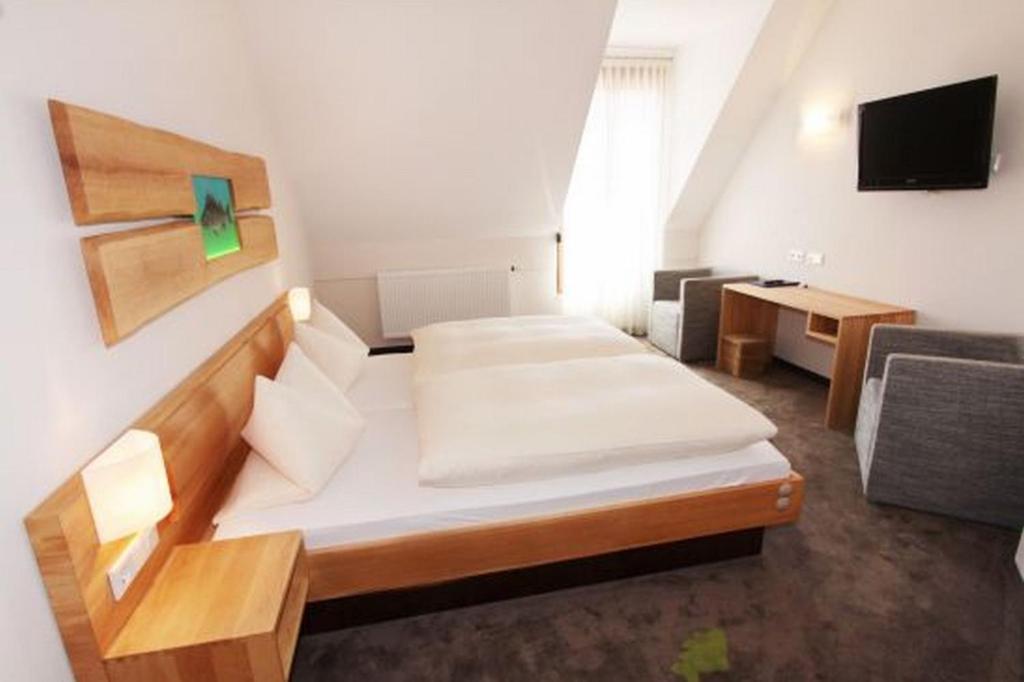 Karpfenhotel & Herrenhaus Im Gasthaus Sindel-Buckel Feuchtwangen Room photo