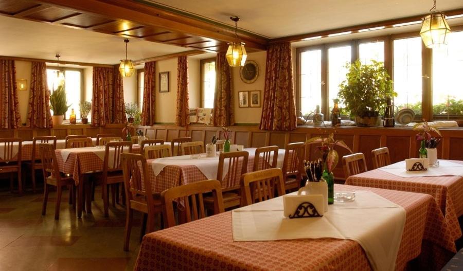 Karpfenhotel & Herrenhaus Im Gasthaus Sindel-Buckel Feuchtwangen Exterior photo